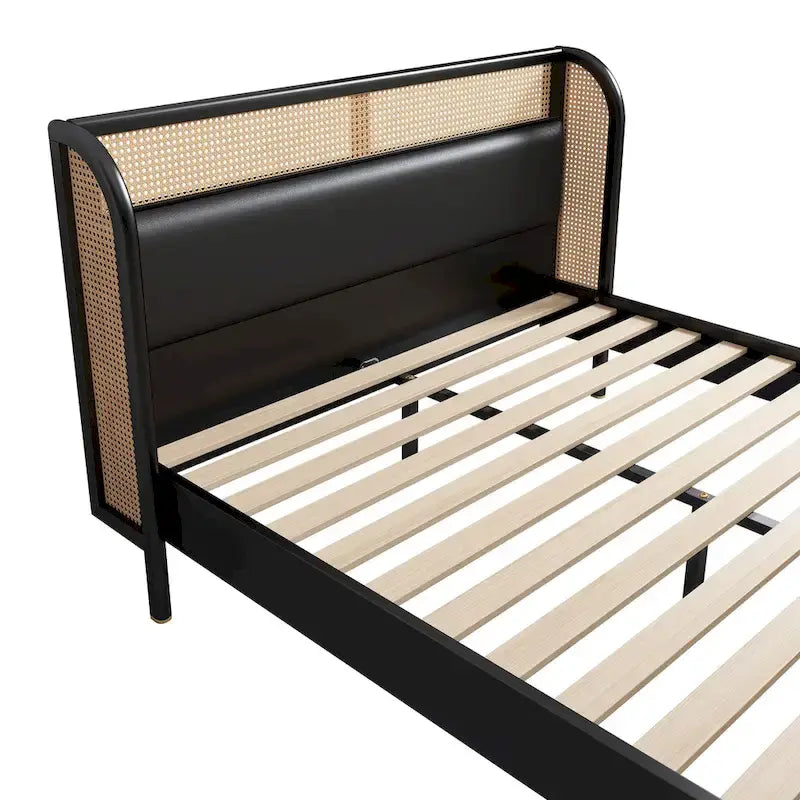 Letto Queen con piattaforma in legno e rattan moderno Cannage